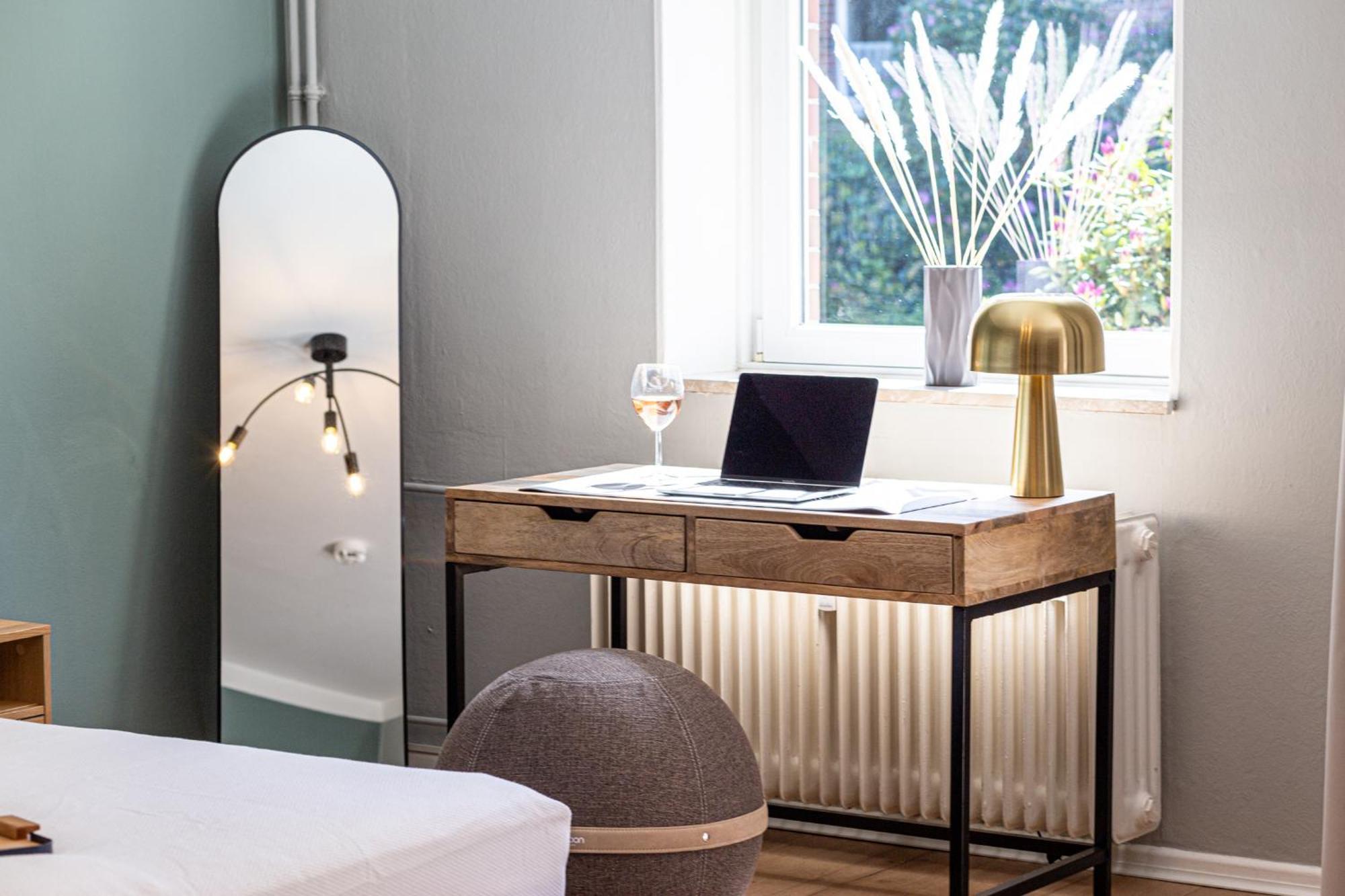 Have-A-Nice-Stay - Nahe Bahnhof Ahrensburg - 20 Minuten Nach Hamburg - Trotzdem Ruhig Gelegen - 6 Minuten Zu Fuss Ins Zentrum Ahrensburg - Modern Eingerichtet מראה חיצוני תמונה